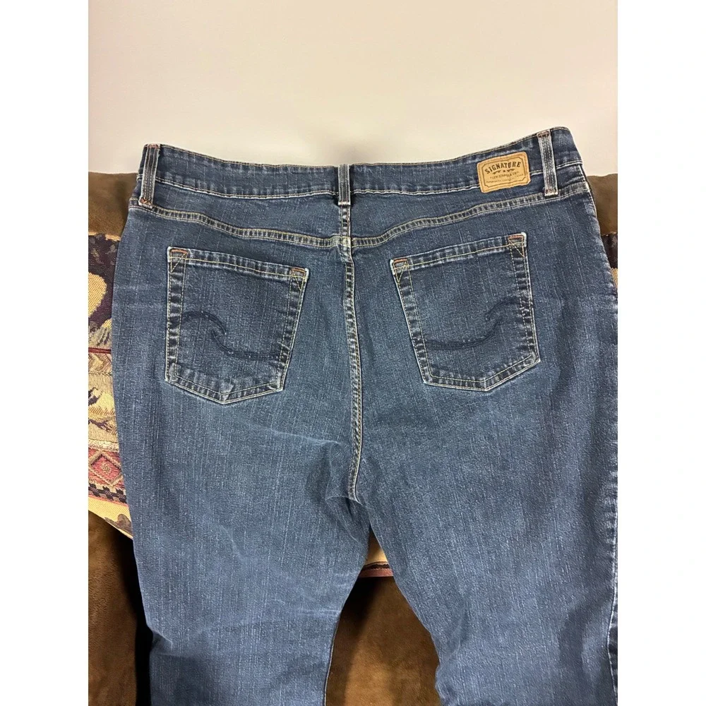 Signature by Levi Strauss & Co Womens Bootcut Jeans Dark Wash Size 16 Medium